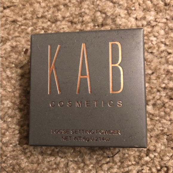 KAB Cosmetics Gray Loose Setting Powder - Picture 1 of 2